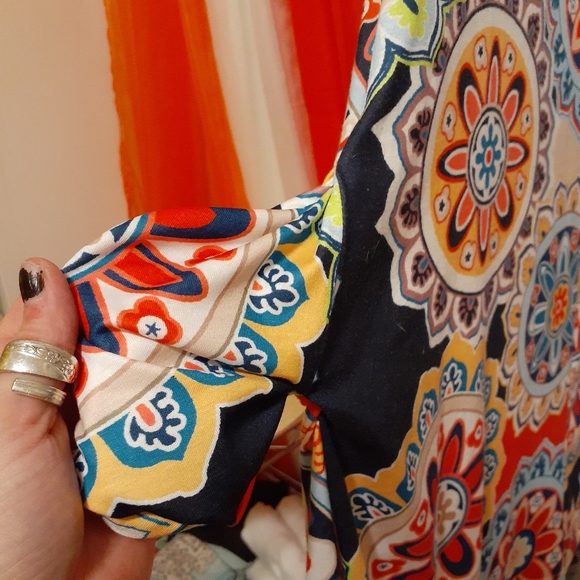 Top/Tunic - Picture 7 of 9